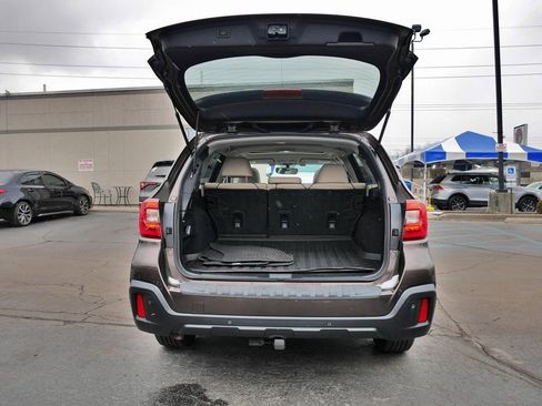 Used 2019 Subaru Outback 2.5i Limited w/ Popular Package #2 image 16