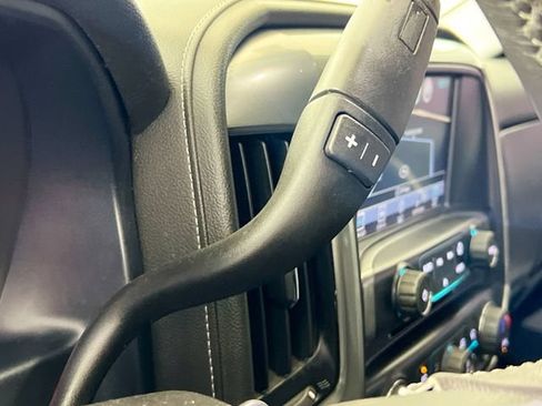 Used 2018 Chevrolet Silverado 1500 LTZ Z71 w/ Midnight Edition AWD/4WD image 10