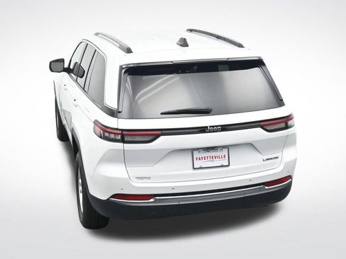 Used 2023 Jeep Grand Cherokee Laredo RWD image 27