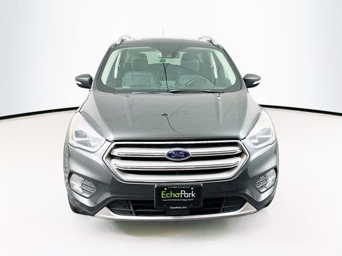 Used 2019 Ford Escape Titanium image 2