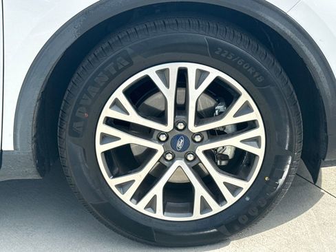 Used 2020 Ford Escape SEL FWD image 10