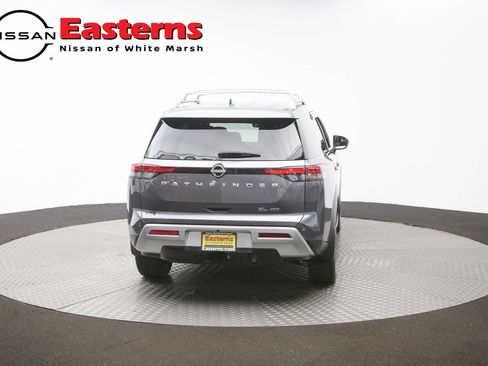 Used 2024 Nissan Pathfinder SL AWD/4WD image 38