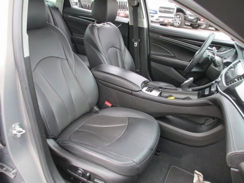 Used 2019 Buick LaCrosse Essence w/ Sights and Sounds Package image 18