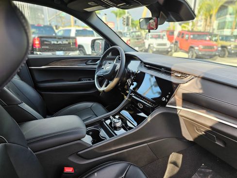 New 2026 Jeep Grand Cherokee L Limited AWD/4WD image 25