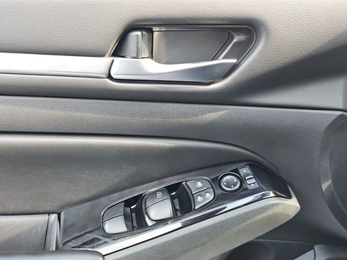 Used 2024 Nissan Altima 2.5 SR image 32