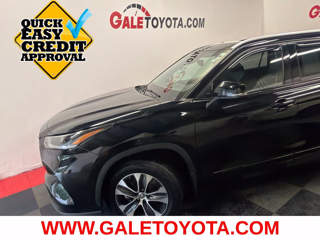 Used 2021 Toyota Highlander XLE AWD/4WD image 7