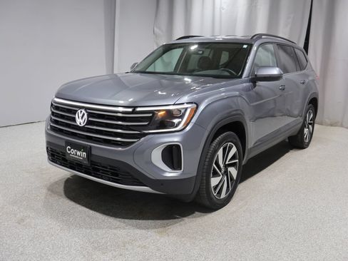 Used 2025 Volkswagen Atlas SE AWD/4WD image 7