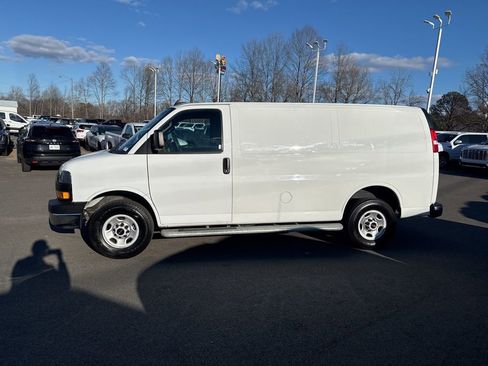 Used 2022 GMC Savana 2500 w/ Driver Convenience Package RWD image 2