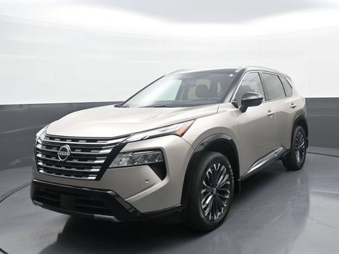 Used 2025 Nissan Rogue Platinum w/ Tech Package AWD/4WD image 1