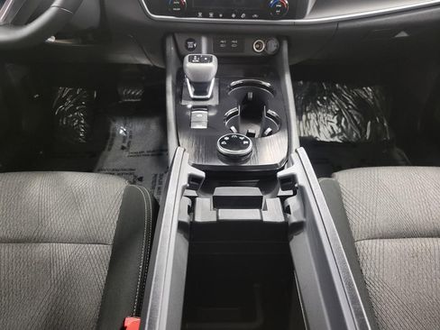 Used 2025 Nissan Rogue SV image 18