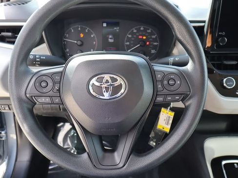 Used 2025 Toyota Corolla LE FWD image 30