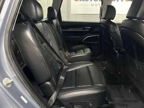 Used 2022 Kia Telluride SX w/ SX Prestige Package image 37
