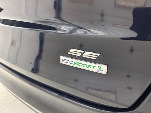 Used 2020 Ford Fusion SE image 12