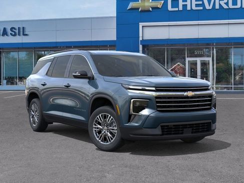 New 2026 Chevrolet Traverse LT w/ LPO, Floor Liner Package AWD/4WD image 7
