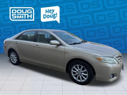 Used 2010 Toyota Camry FWD image 4
