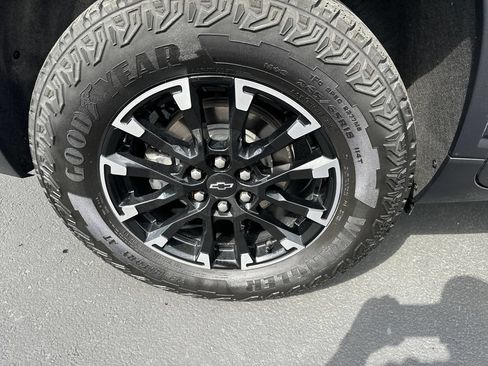 Used 2024 Chevrolet Traverse Z71 w/ LPO, Floor Liner Package AWD/4WD image 5