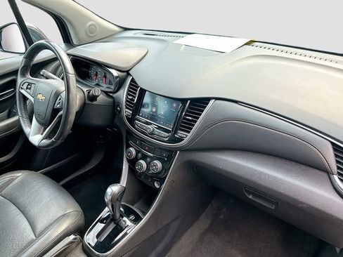 Used 2020 Chevrolet Trax Premier AWD/4WD image 29