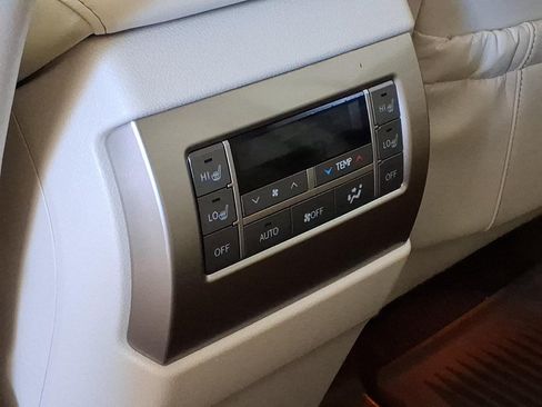 Used 2015 Lexus GX 460 GX 460 Sport Utility 4D w/ Premium Package AWD/4WD image 22