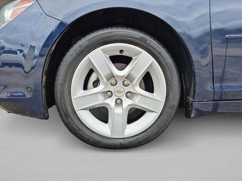 Used 2011 Chevrolet Malibu LS FWD image 14