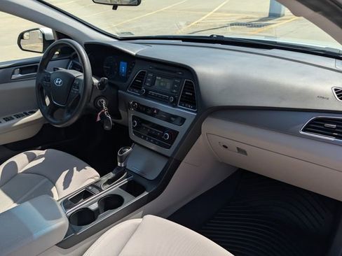 Used 2017 Hyundai Sonata SE FWD image 9