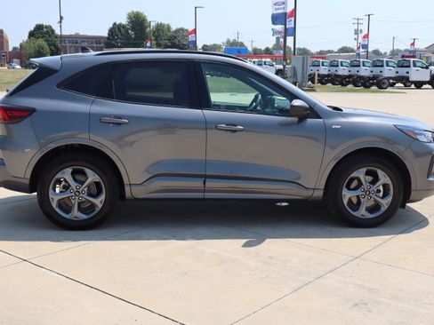 Used 2023 Ford Escape ST-Line image 5