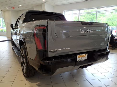Used 2025 GMC Sierra EV Denali AWD/4WD image 4