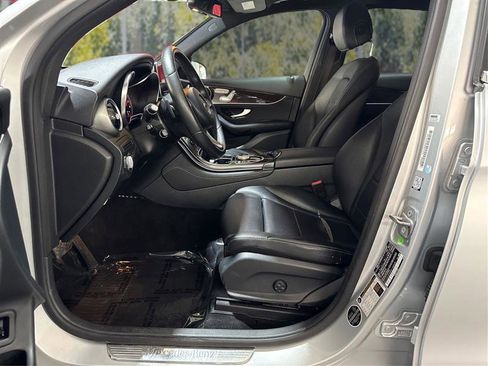 Used 2017 Mercedes-Benz GLC 300 4MATIC image 9