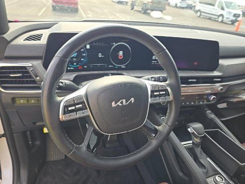 Used 2023 Kia Telluride SX AWD/4WD image 9