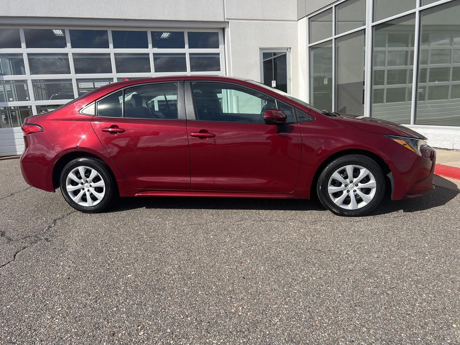 Used 2025 Toyota Corolla LE FWD image 9