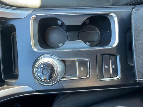 Used 2020 Ford Fusion SE image 27