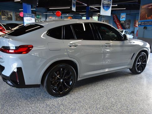 Used 2022 BMW X4 xDrive30i AWD/4WD image 3