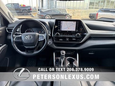 Used 2020 Toyota Highlander Limited image 15