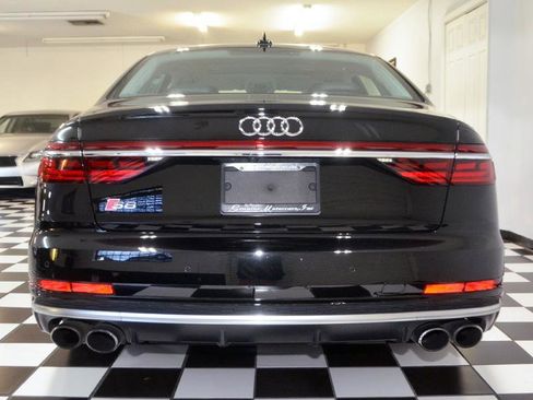 Used 2020 Audi S8 L image 8