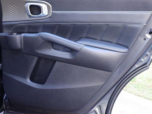 Used 2021 Kia Sorento SX image 21