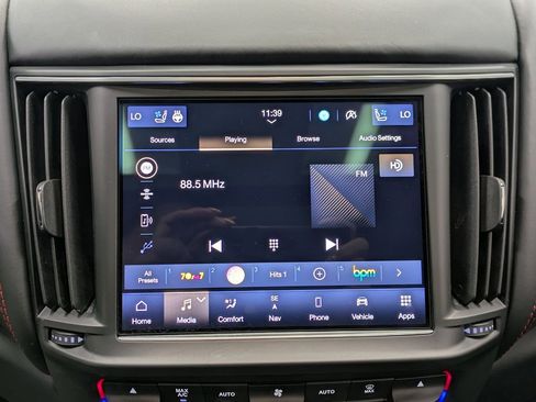 Used 2024 Maserati Levante GT Ultima image 12