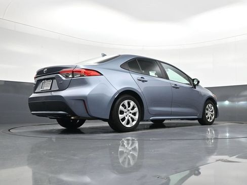 Used 2022 Toyota Corolla LE w/ Carpet Mat Package (TMS) FWD image 25