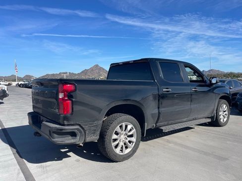 Used 2022 Chevrolet Silverado 1500 Custom image 3