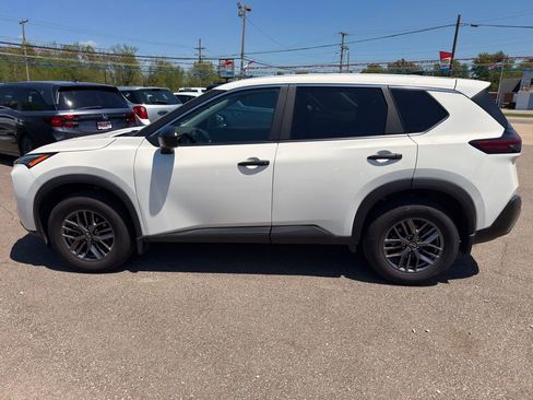 Used 2023 Nissan Rogue S AWD/4WD image 13