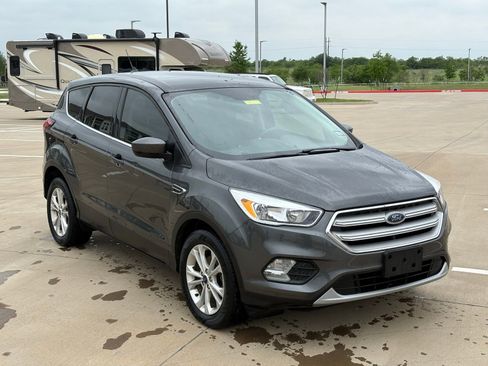 Used 2019 Ford Escape SE FWD image 10