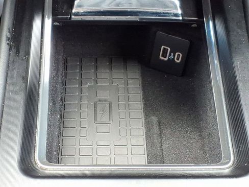 Used 2025 Lincoln Corsair Reserve AWD/4WD image 18