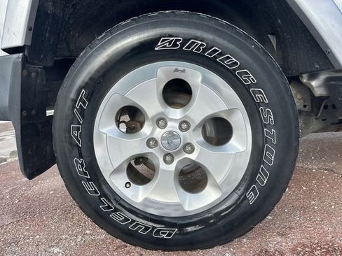 Used 2015 Jeep Wrangler Unlimited Sahara w/ Dual Top Group image 29