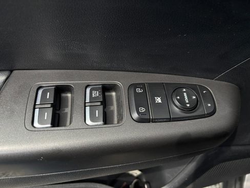 Used 2018 Kia Sportage LX image 11