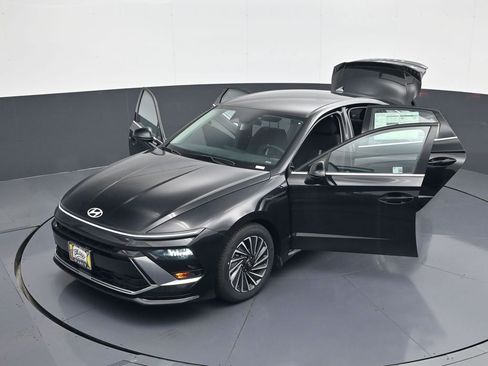 Certified 2025 Hyundai Sonata SEL FWD image 30