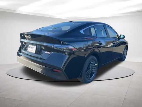 New 2026 Nissan Sentra SV w/ SV Convenience Package FWD image 5