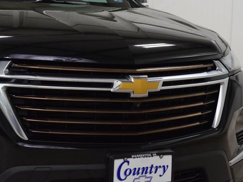 Used 2023 Chevrolet Traverse High Country w/ LPO, Cargo Package AWD/4WD image 11