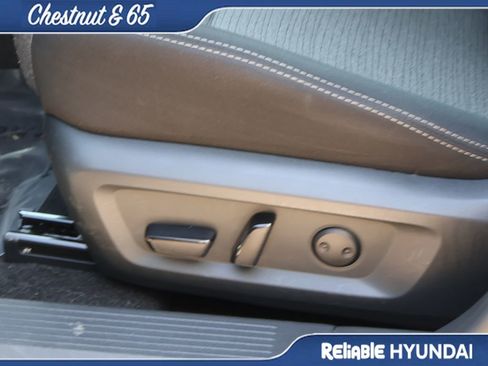 Used 2023 Nissan Rogue SV AWD/4WD image 24