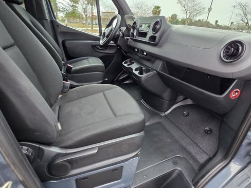Used 2019 Mercedes-Benz Sprinter 144 image 8