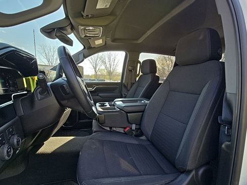 Used 2025 Chevrolet Silverado 2500 LT w/ Convenience Package image 17