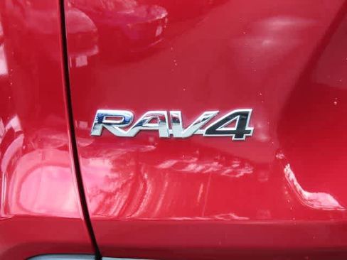 Used 2022 Toyota RAV4 XLE w/ Convenience Package AWD/4WD image 7