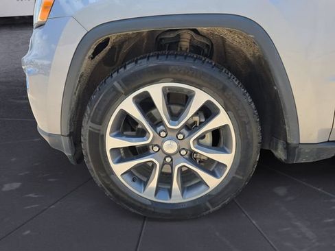 Used 2018 Jeep Grand Cherokee Limited AWD/4WD image 14